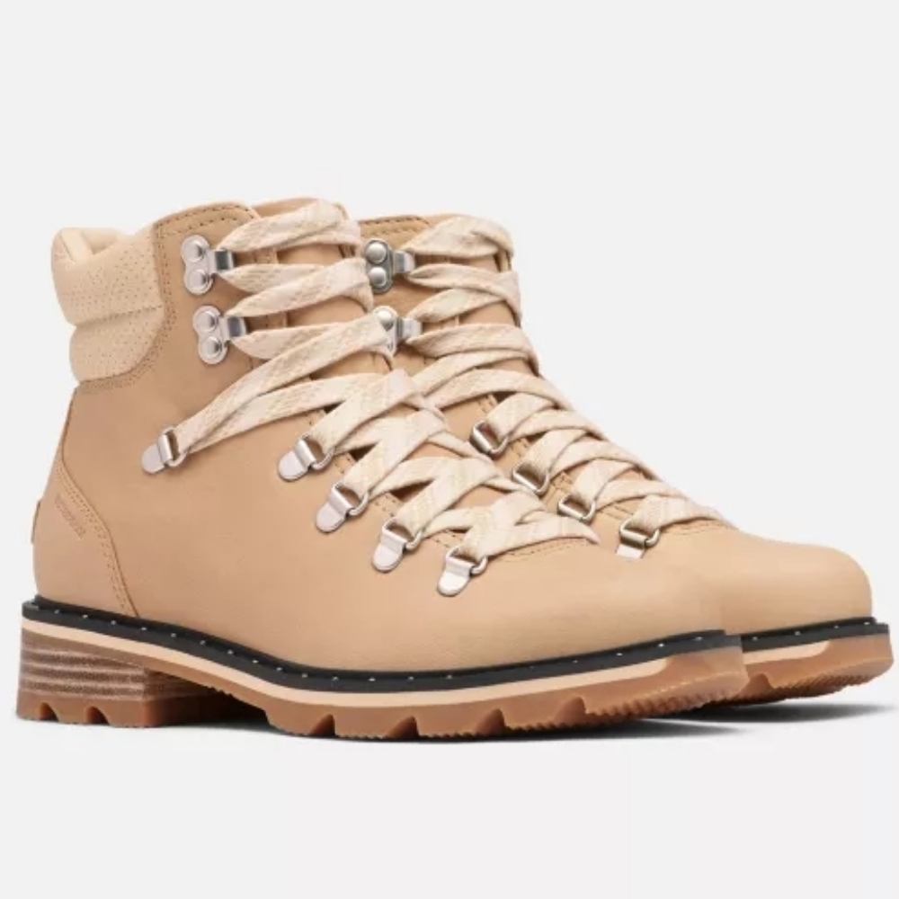 NWOB, SOREL Lennox Hiker Boot